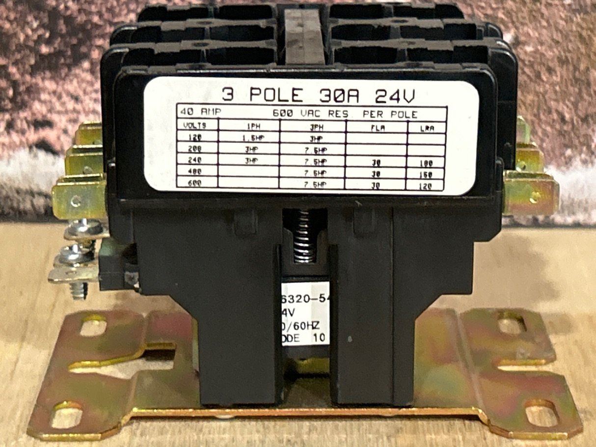 24 V, 50/60 Hz, 30 Amps 3 Pole Contactor