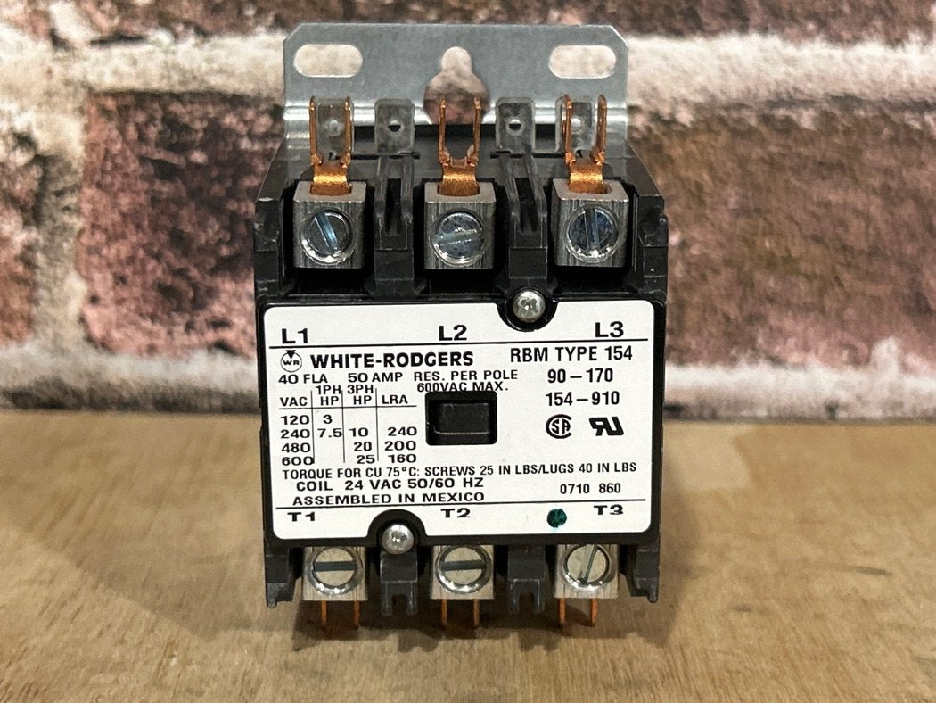 24 V, 50/60 Hz, 30 Amps 3 Pole Contactor