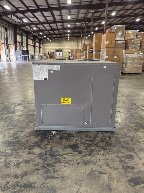 7.5 Ton Two-Stage Convertible Packaged Heat Pump Unit, 12.1 EER, 208-230/60/3, R410A