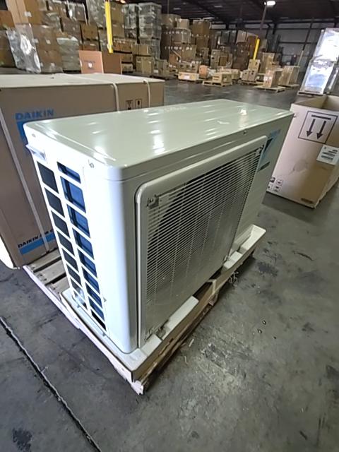 18,000 BTU Single-Zone Outdoor Inverter Heat Pump Mini Split Unit, 20 SEER2 208-230/60/1 R-410A