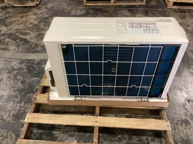 12,000 BTU Single-Zone Outdoor Inverter Heat Pump Mini Split Unit, 16 SEER 208-230/60/1 R-410A