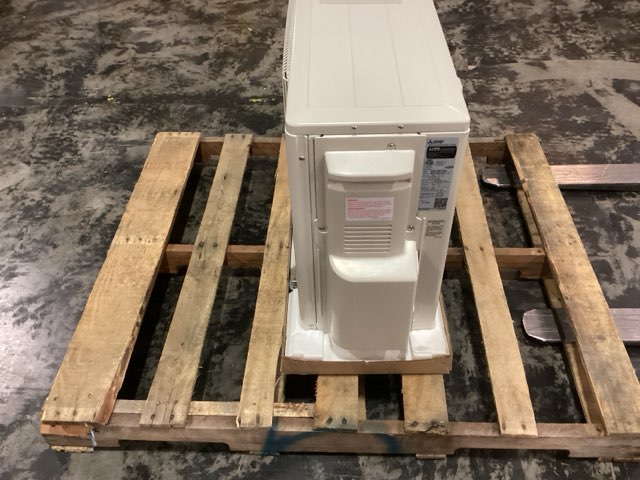 12,000 BTU Single-Zone Outdoor Inverter Heat Pump Mini Split Unit, 16 SEER 208-230/60/1 R-410A