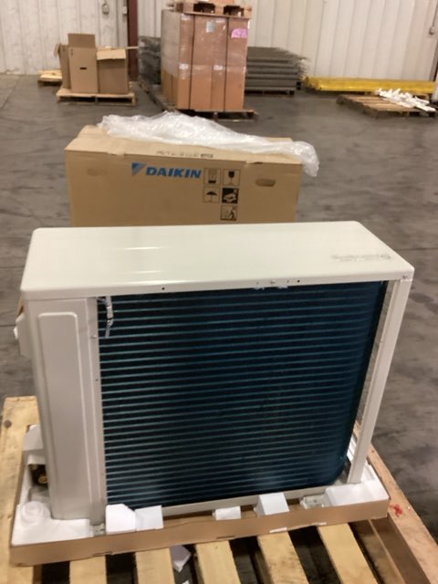 24,000 BTU Single-Zone Outdoor Inverter Heat Pump Mini Split Unit, 15.2 SEER2 208-230/60/1 R-410A