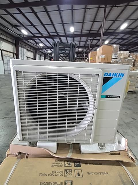 9,000 BTU Single-Zone Outdoor Inverter Air Conditioner Mini Split Unit, 19 SEER 208-230/60/1 R-410A