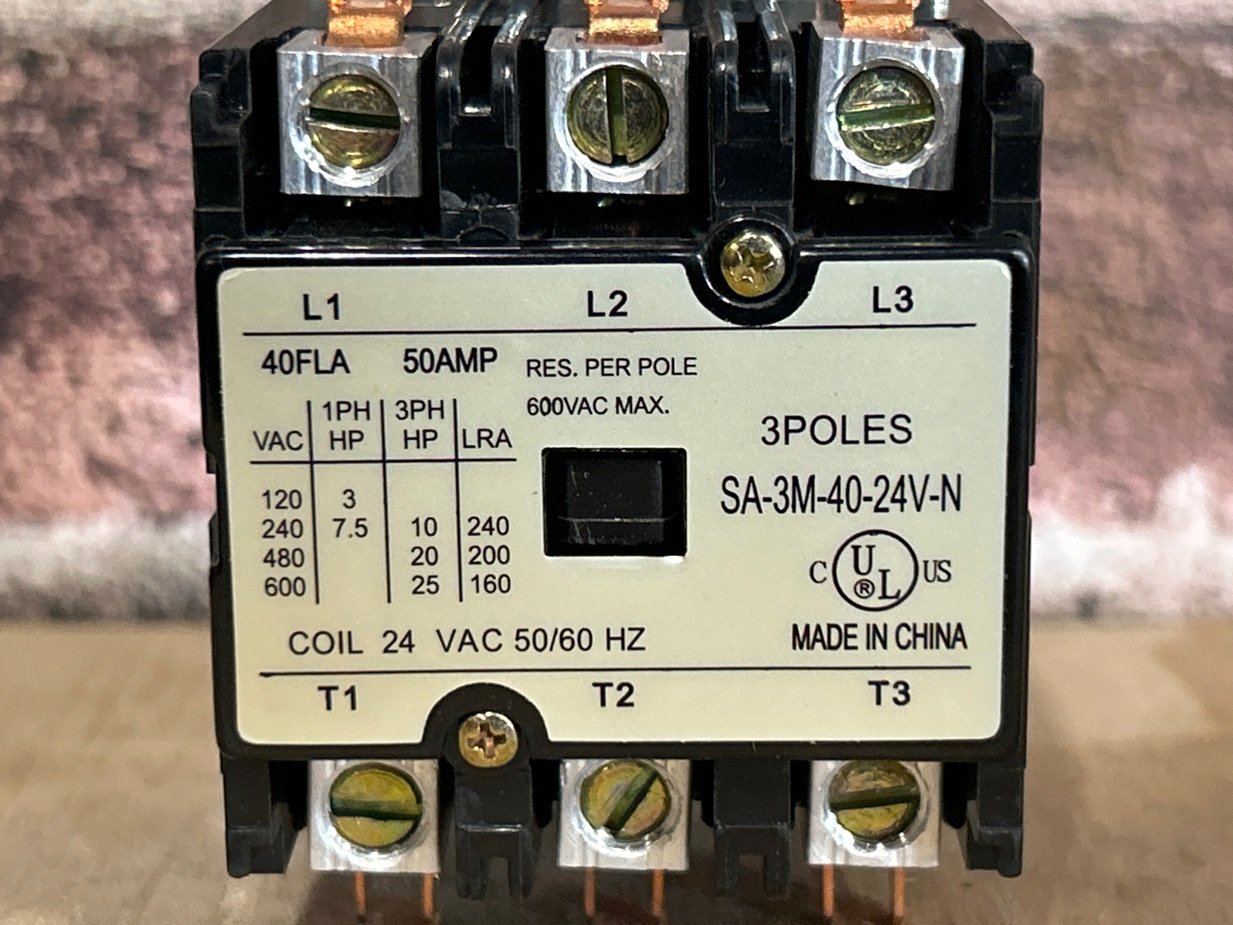 24 V, 50/60 Hz, 40 Amps 3 Pole Contactor