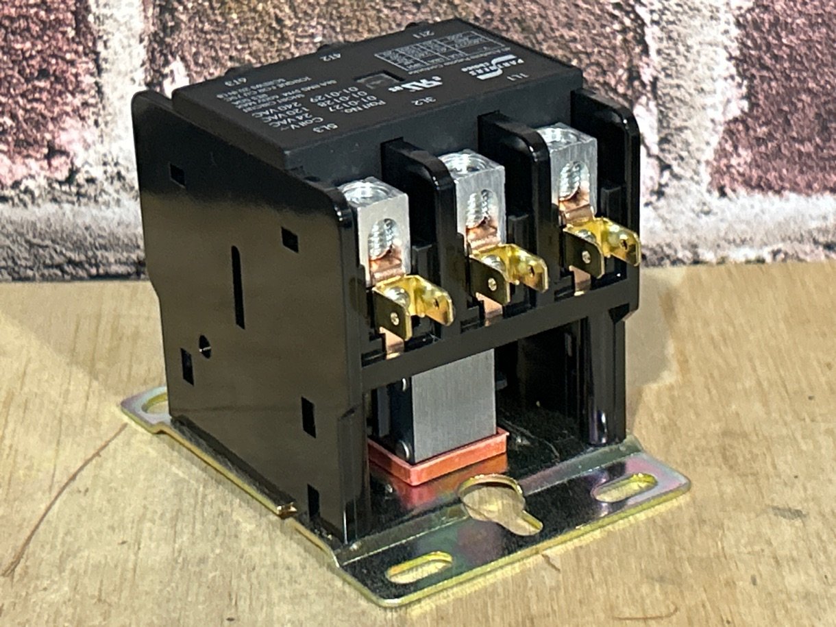 24 V, 50/60 Hz, 40 Amps 3 Pole Contactor