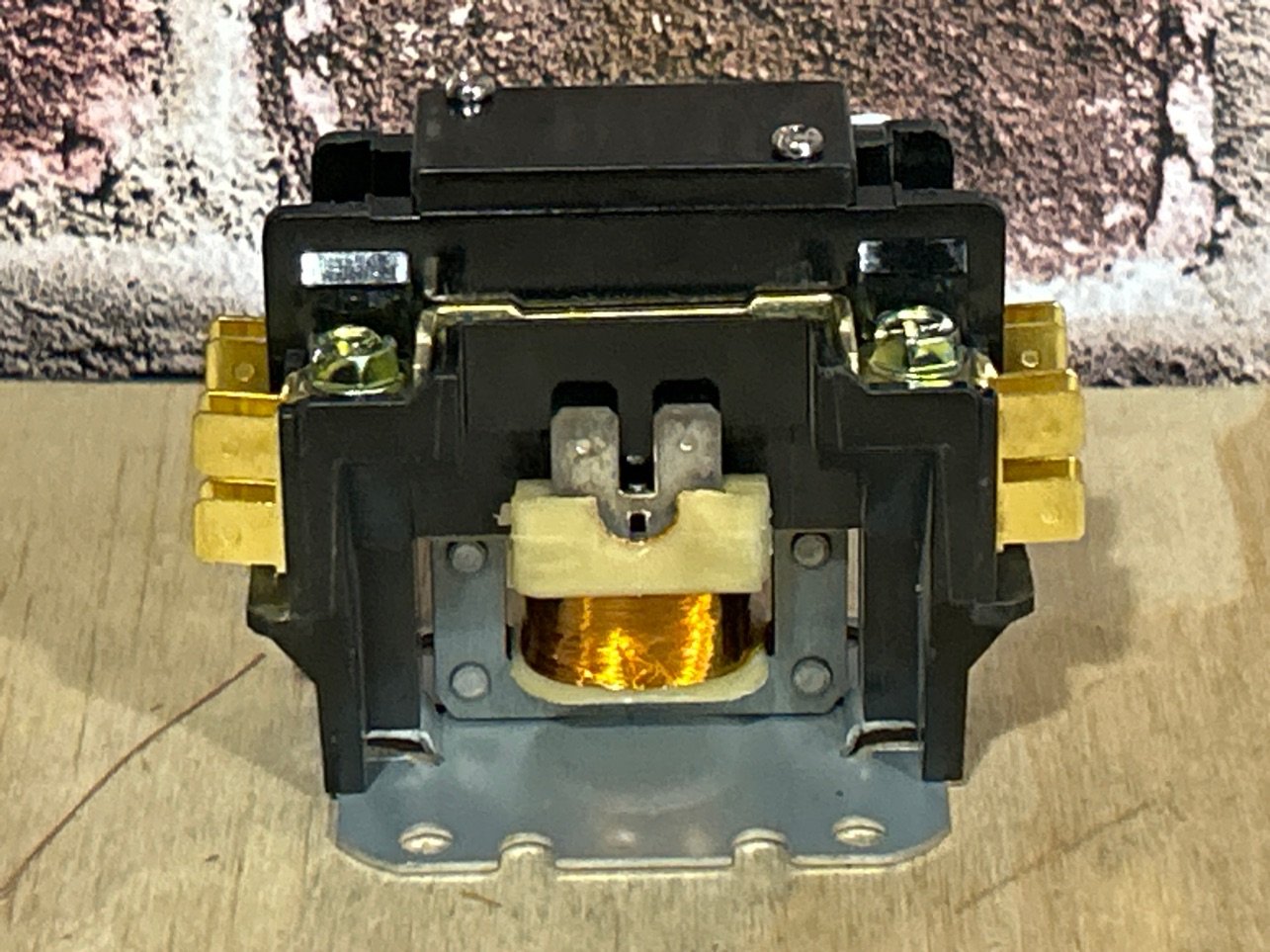 120 V, 50/60 Hz, 20 Amps 1 Pole Contactor