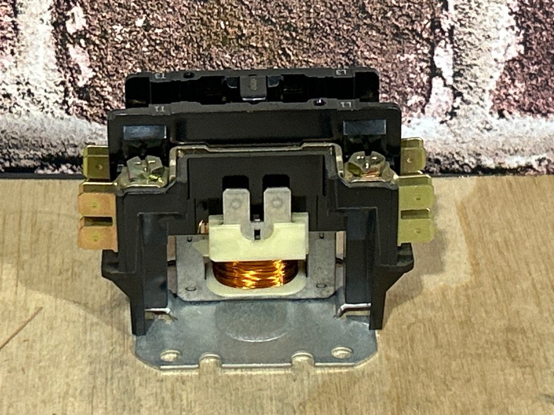 24 V, 50/60 Hz, 30 Amps 1 Pole Contactor