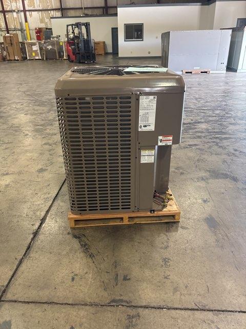 2.5 Ton Single-Stage Split-System Heat Pump 460/60/3 R410A 14 SEER