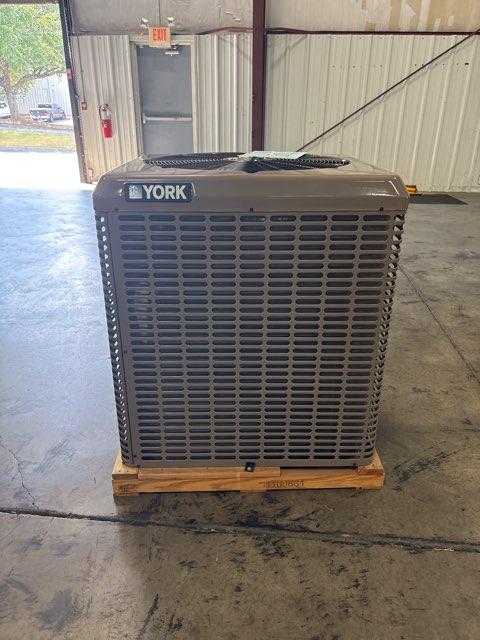 2.5 Ton Single-Stage Split-System Heat Pump 460/60/3 R410A 14 SEER