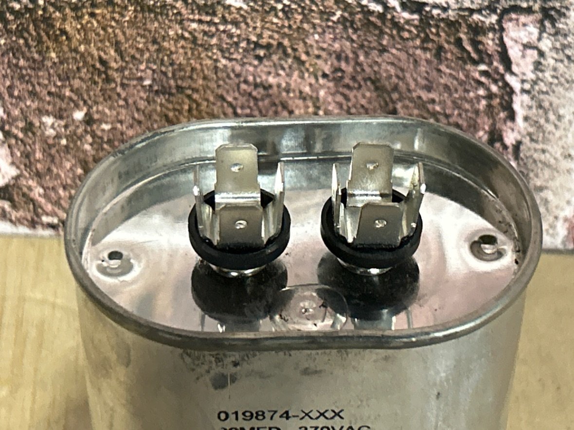 370 Vac, 30MFD 50/60 Hz, Round Capacitor