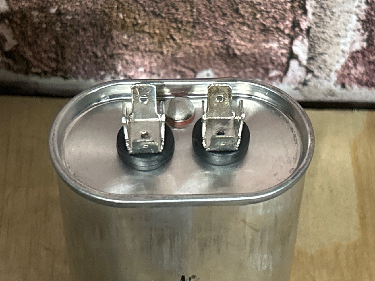 370 Vac, 45MFD 50/60 Hz, Oval Capacitor
