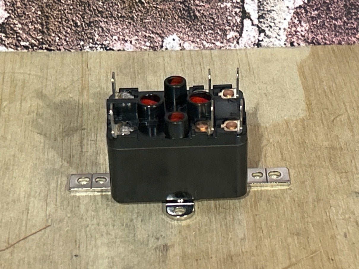 240 V, 50/60 Hz, 14 Amps, Relay