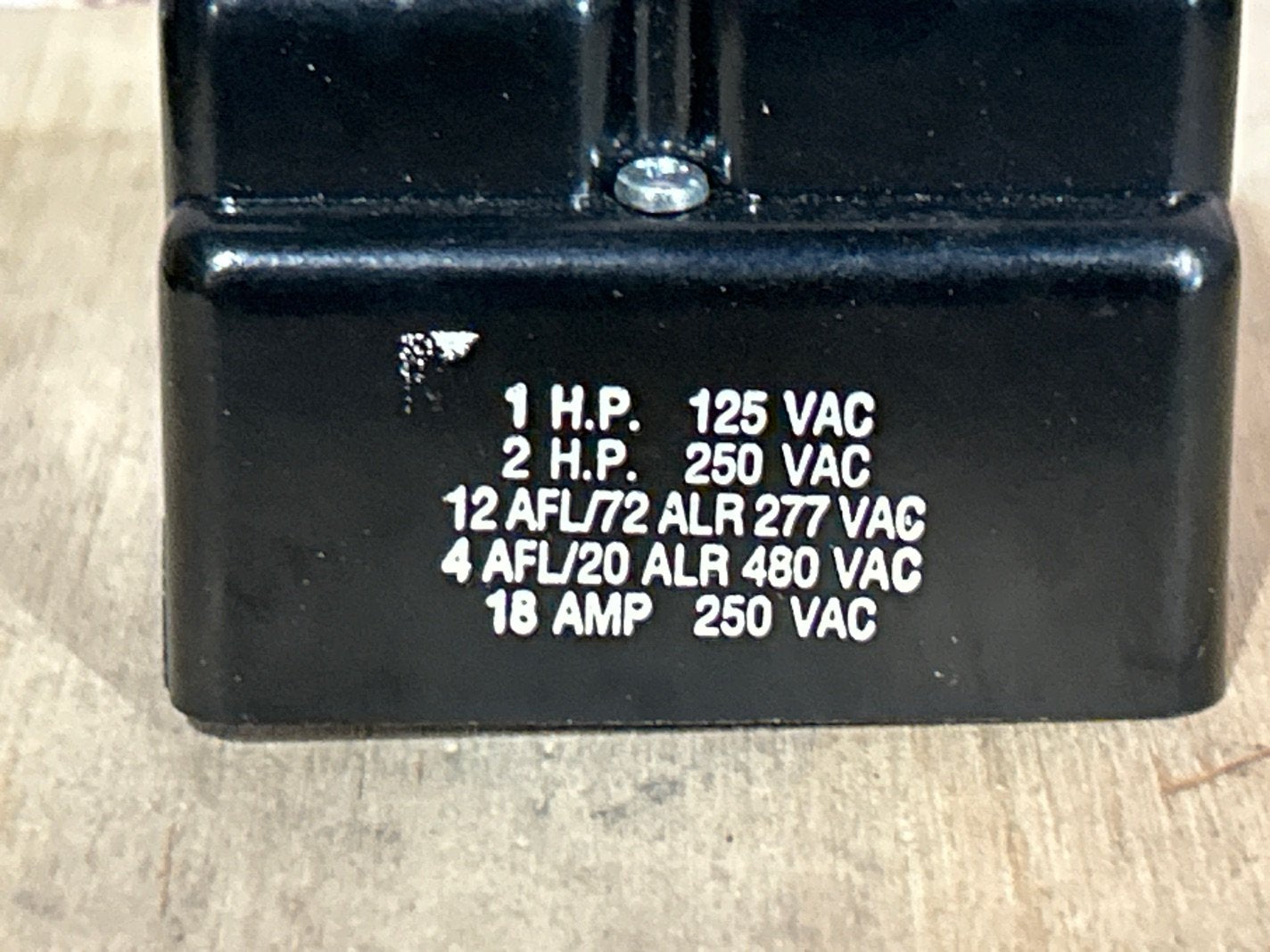 24 V, 50/60 Hz, 18 Amps, Relay