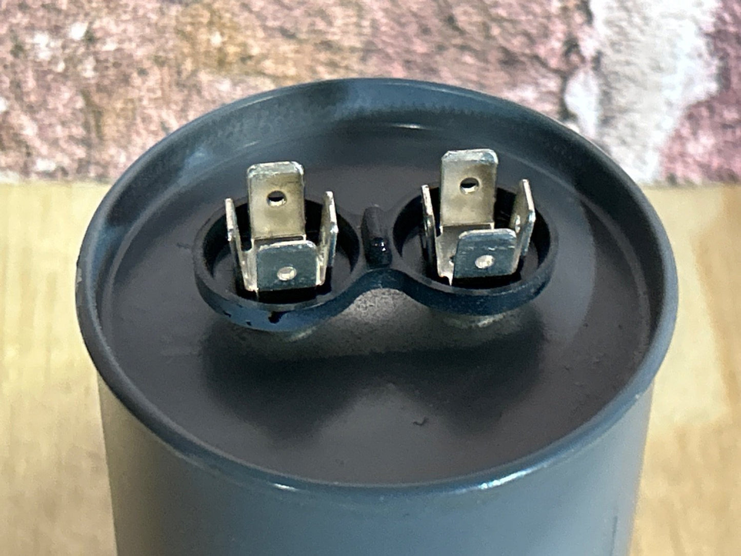 370 Vac, 50MFD 50/60 Hz, Round Capacitor
