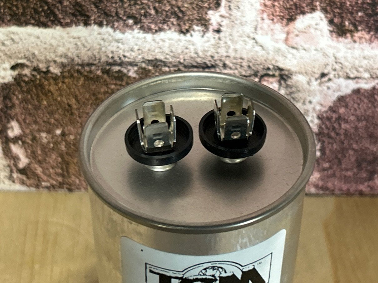 370 Vac, 70MFD 50/60 Hz, Round Capacitor