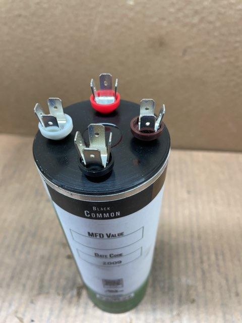 370/440 Vac, 65 MFD (5/10/50), 50/60 Hz, Multi-Rated Round Capacitor