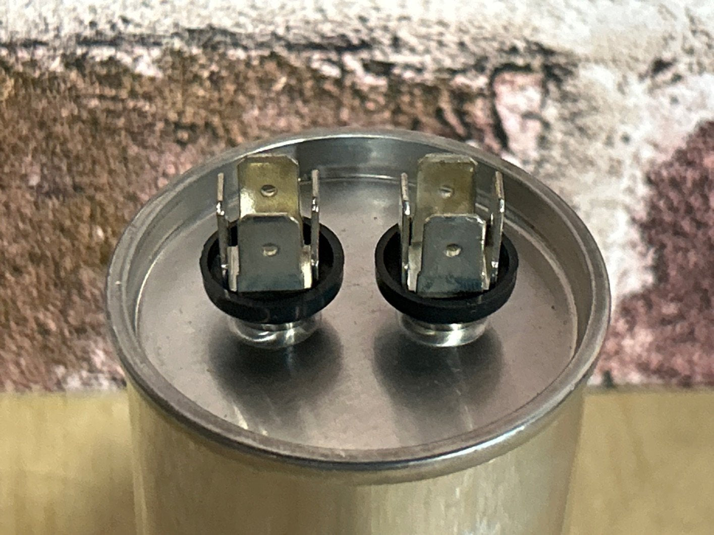 370 Vac, 55MFD 50/60 Hz, Round Capacitor