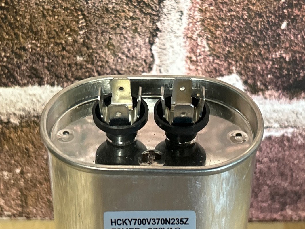 370 Vac, 70MFD 50/60 Hz, Oval Capacitor
