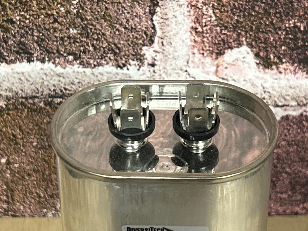 370 Vac, 50MFD 50/60 Hz, Oval Capacitor