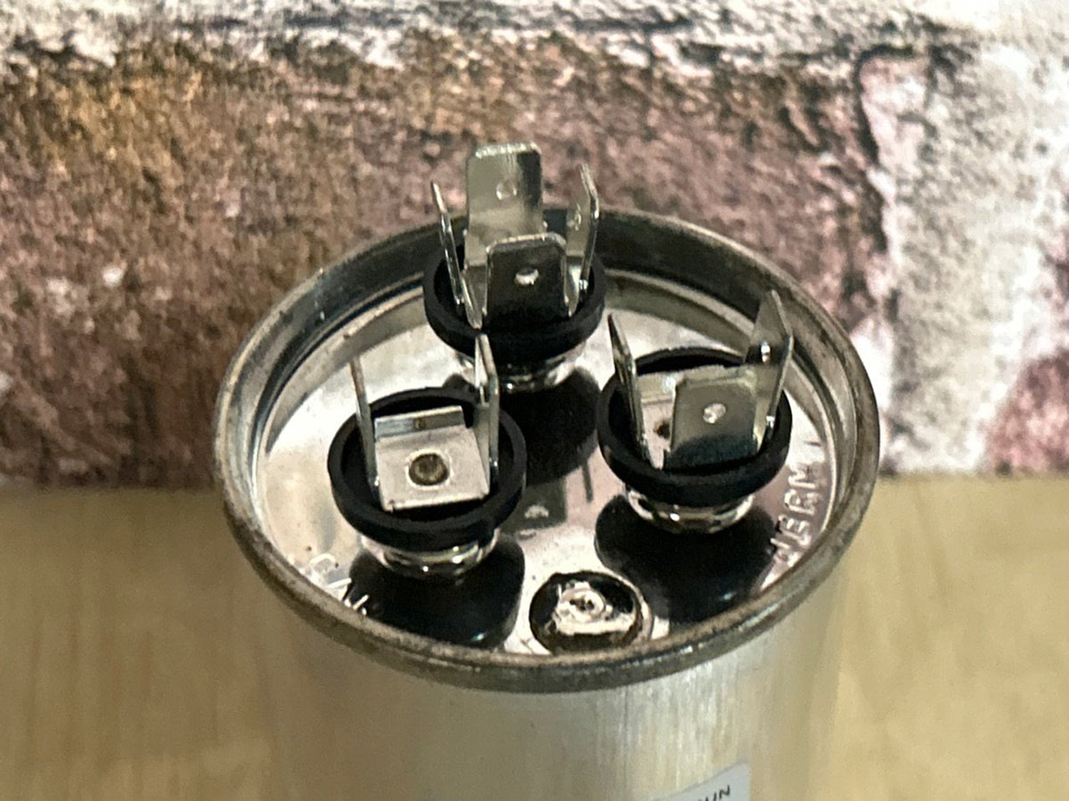 370 Vac, 15+10MFD 50/60 Hz, Round Capacitor