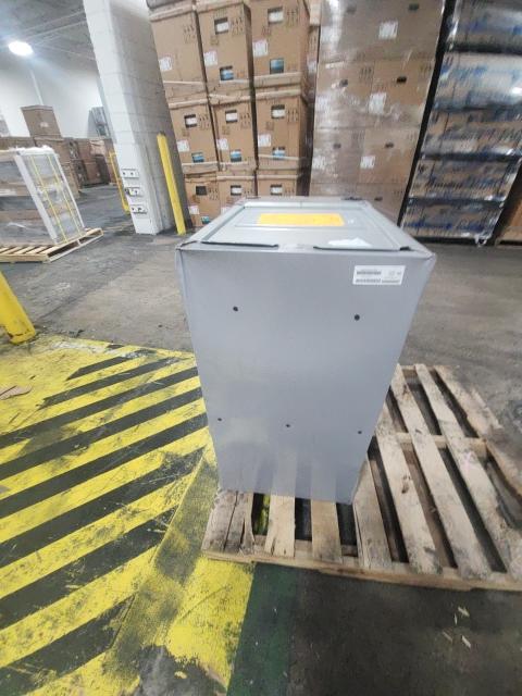 70,000 BTU Low NOx Modulating Upflow ECM Var Spd Communicating Gas Furnace 98% 115/60/1 CFM: 1109