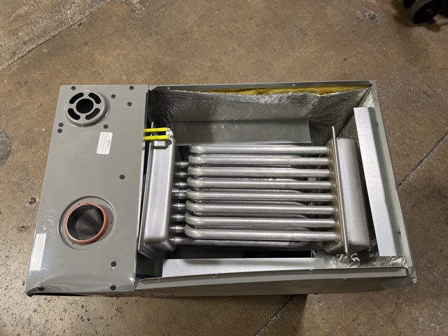 75,000 BTU 1-Stg Upflow/Horizontal ECM Var Spd Communicating Gas Furnace 80% AFUE 115/60/1 CFM: 1650