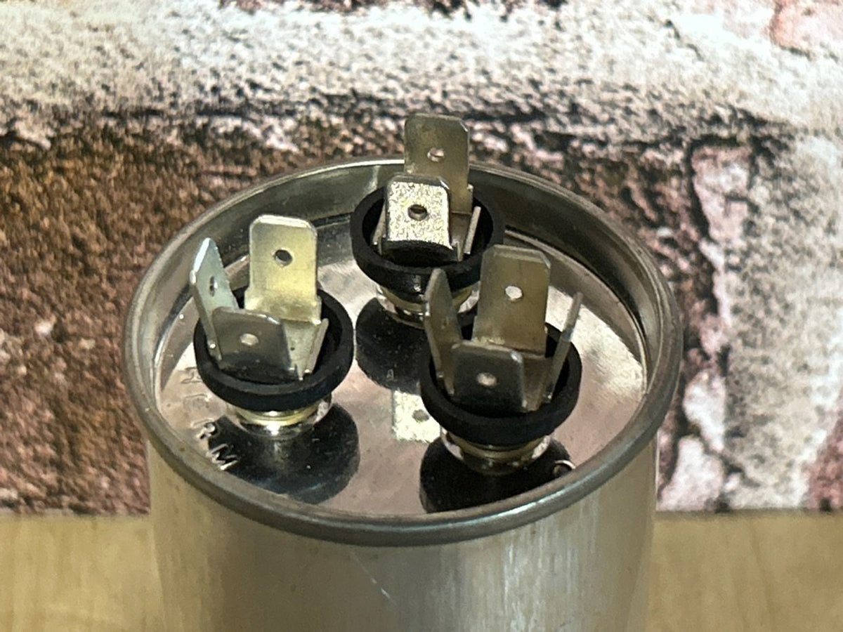 370 Vac, 20+5MFD 50/60 Hz, Round Capacitor