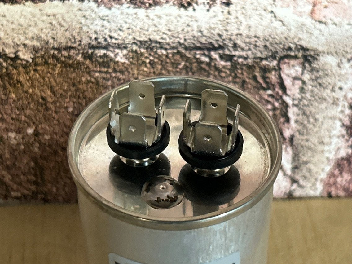 370 Vac, 40MFD 50/60 Hz, Round Capacitor