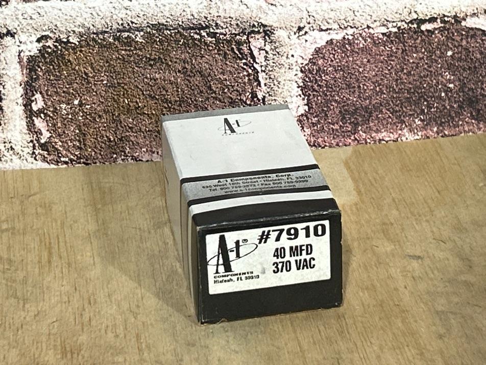 370 Vac, 40MFD 50/60 Hz, Round Capacitor