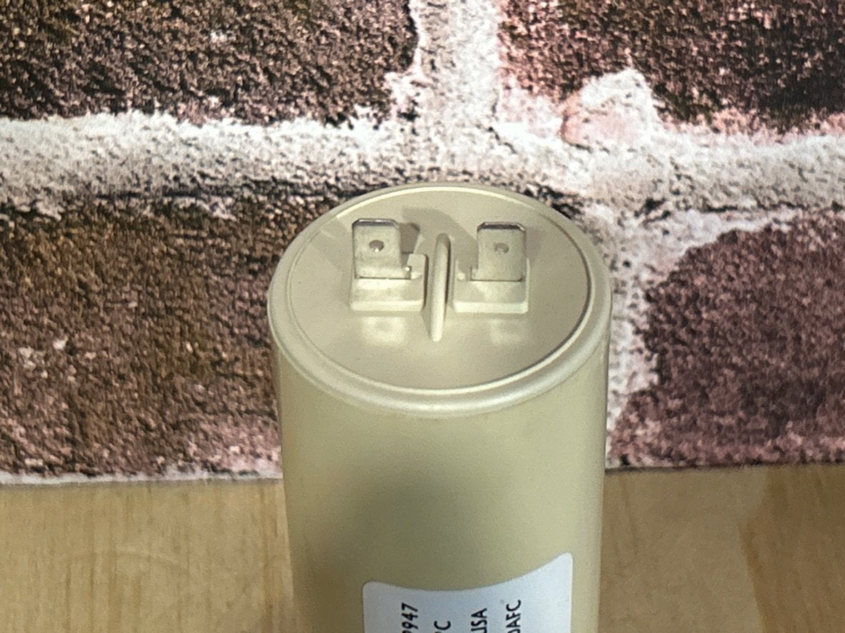 370 Vac, 40MFD 60 Hz, Round Capacitor