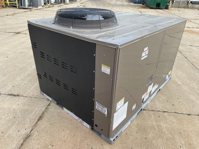 12.5 Ton Three-Stage Convertible Natural Gas/Electric Packaged Unit, 11 EER, 208-230/60/3, R410A