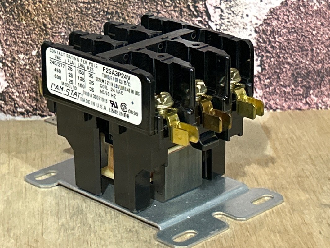 24 V, 50/60 Hz, 25 Amps 3 Pole Contactor
