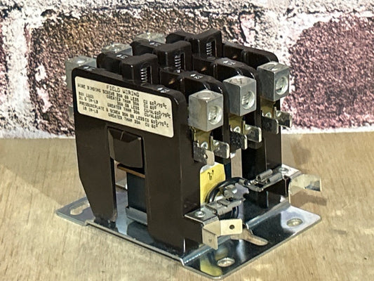 24 V, 50/60 Hz, 25 Amps 3 Pole Contactor