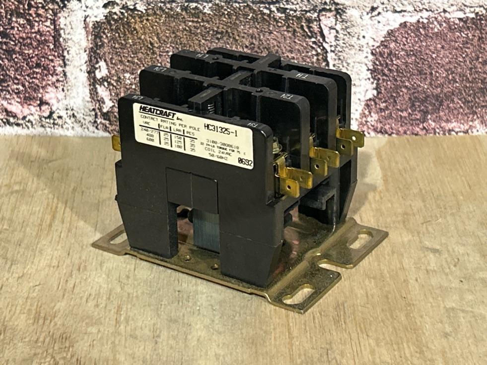 24 V, 50/60 Hz, 25 Amps 3 Pole Contactor