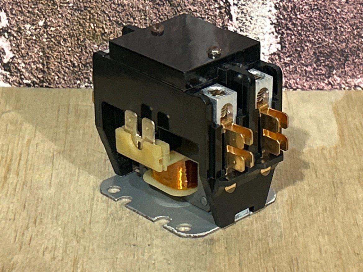 208/240 V, 50/60 Hz, 40 Amps 2 Pole Contactor