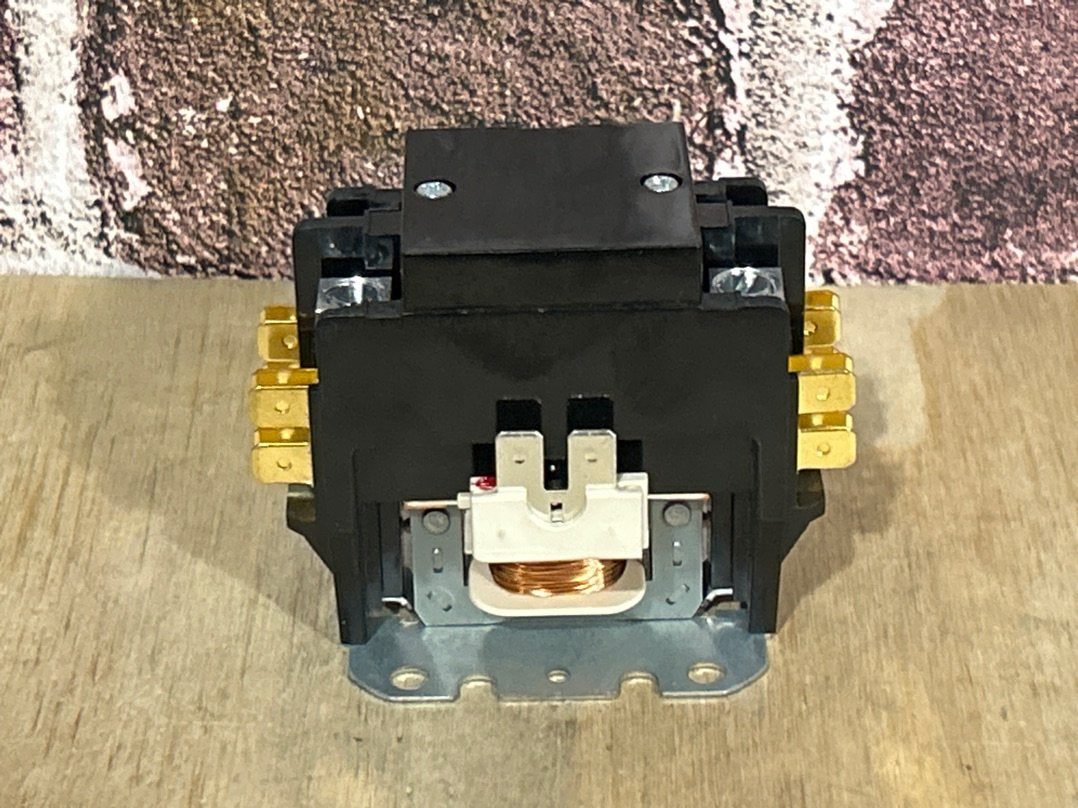 24 V, 50/60 Hz, 40 Amps 2 Pole Contactor