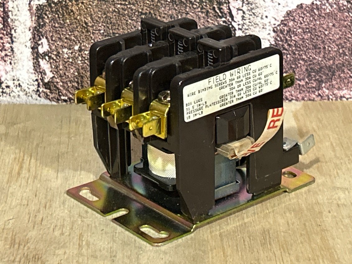 208/240 V, 50/60 Hz, 20 Amps 3 Pole Contactor