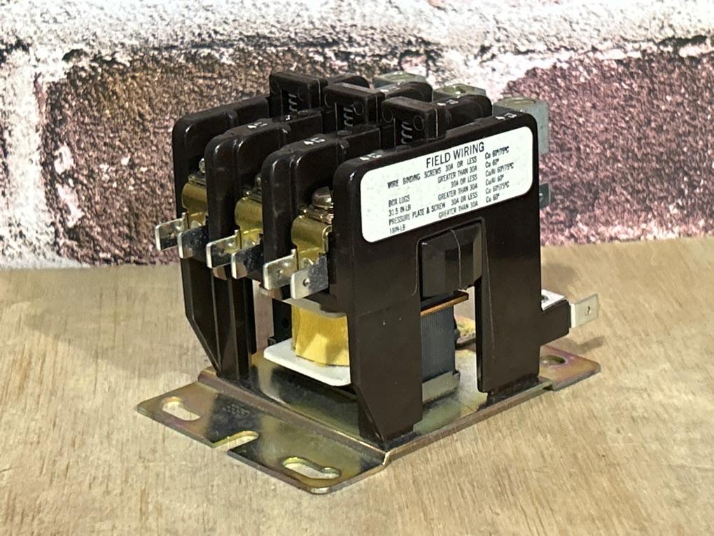 24 V, 50/60 Hz, 25 Amps 3 Pole Contactor