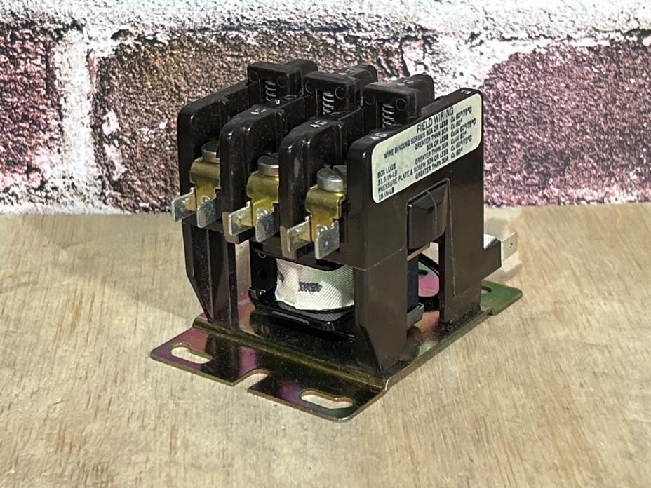 24 V, 50/60 Hz, 25 Amps 3 Pole Contactor