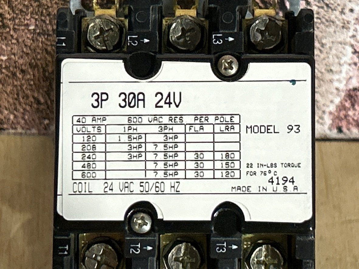 24 V, 50/60 Hz, 30 Amps 3 Pole Contactor