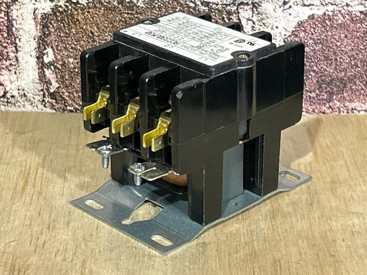 208/240 V, 50/60 Hz, 30 Amps 3 Pole Contactor