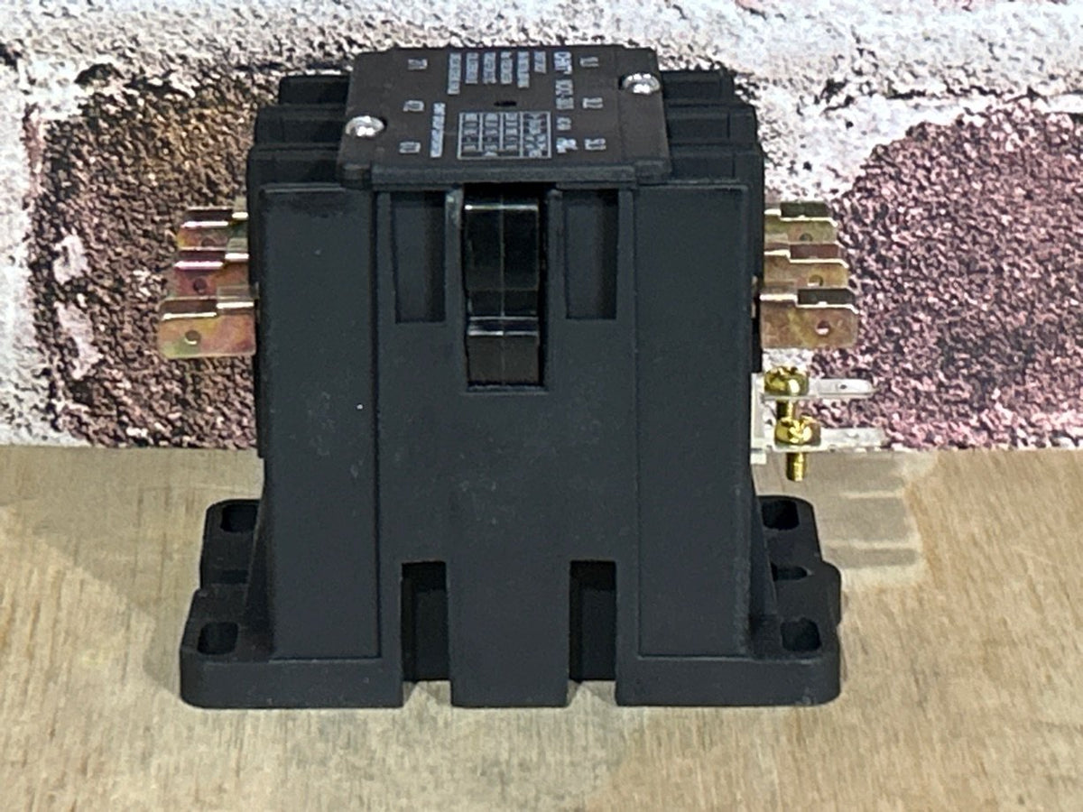 24 V, 50/60 Hz, 30 Amps 3 Pole Contactor