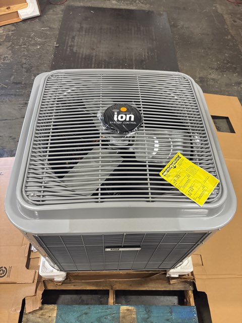 2.5 Ton Single-Stage Split-System Communicating Heat Pump 208-230/60/1 R410A 16 SEER