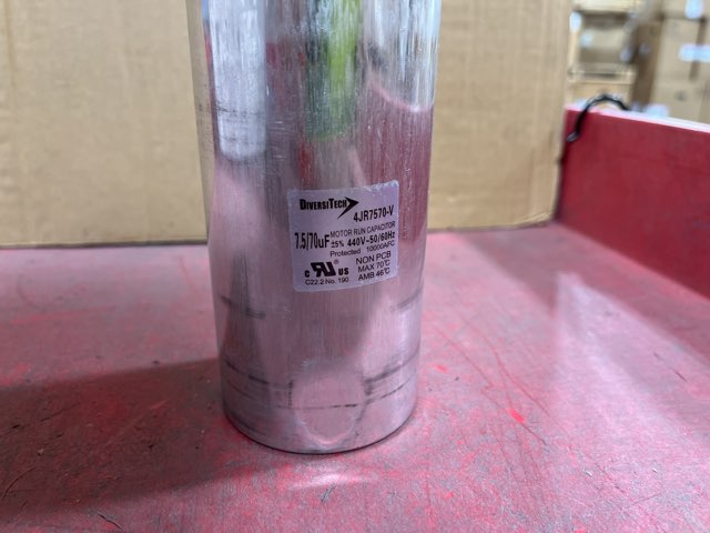 440 Vac, 70+7.5MFD 50/60 Hz, Round Capacitor