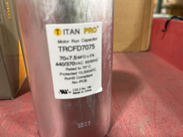440 Vac, 70+7.5MFD 50/60 Hz, Round Capacitor