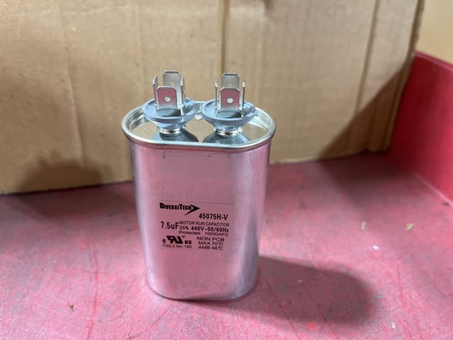440 Vac, 7.5MFD 50/60 Hz, Oval Capacitor