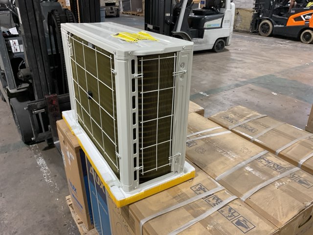 18,000 BTU Single-Zone Outdoor Inverter Heat Pump Mini Split Unit, 20 SEER2 208-230/60/1 R-32