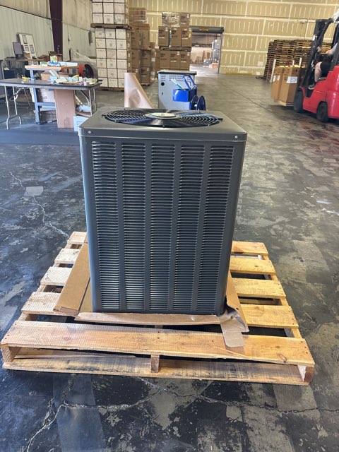 1.5 Ton Single-Stage Split-System Air Conditioner 208-230/60/1 R410A 14.3 SEER2