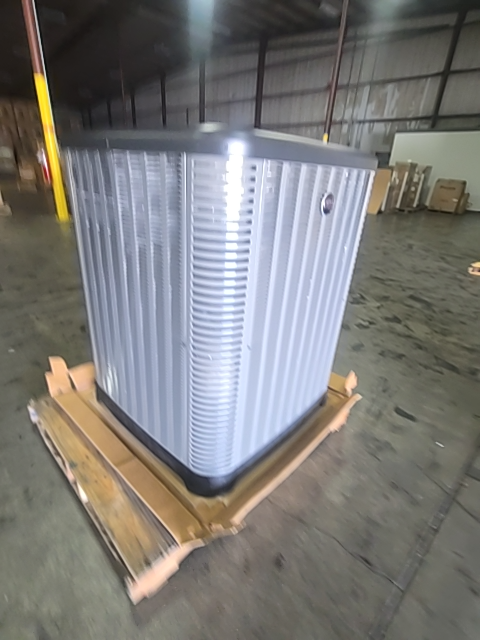 2 Ton Variable Speed Split-System Communicating Heat Pump 208-230/60/1 R410A 18 SEER2